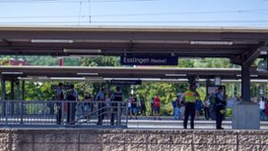 Am Bahnhof in Esslingen stieg der Exhibitionist um und flüchtete. Foto: 7aktuell.de