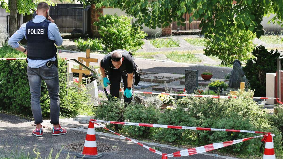 Handgranatenangriff in Altbach: Friedhof-Anschlag: Was die Polizei lieber nicht sagt