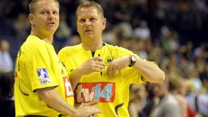 Die Schiedsrichter Bernd Methe (l.) und Reiner Methe sind bei einem Unfall ums Leben gekommen. Foto: dapd