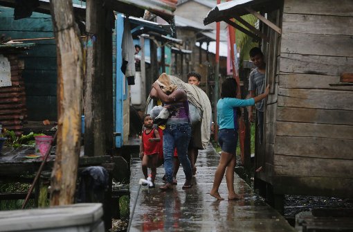 Menschen in Nicaragua bringen sich in Sicherheit. Foto: AFP