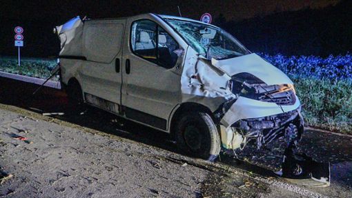 Der Fahrer des Transporter hatte Glück im Unglück, er wurde nur leicht verletzt. Foto: 7aktuell.de