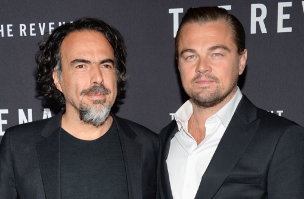 Regisseur Alejandro González Iñárritu (links) mit Hauptdarsteller Leonardo DiCaprio bei der Premiere des Films „The Revenant“. Die wahre Geschichte des Trappers   Hugh Glass erhält bisher gute Kritiken. Foto: AP