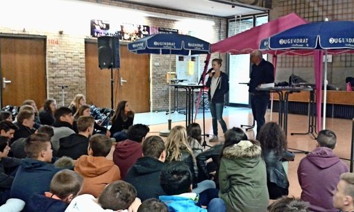Bei Info-Veranstaltungen wie dieser  in der Vaihinger  Robert-Koch-Realschule  haben die Jugendräte versucht, Jugendliche für das Ehrenamt zu motivieren. Foto: Julia Schuster