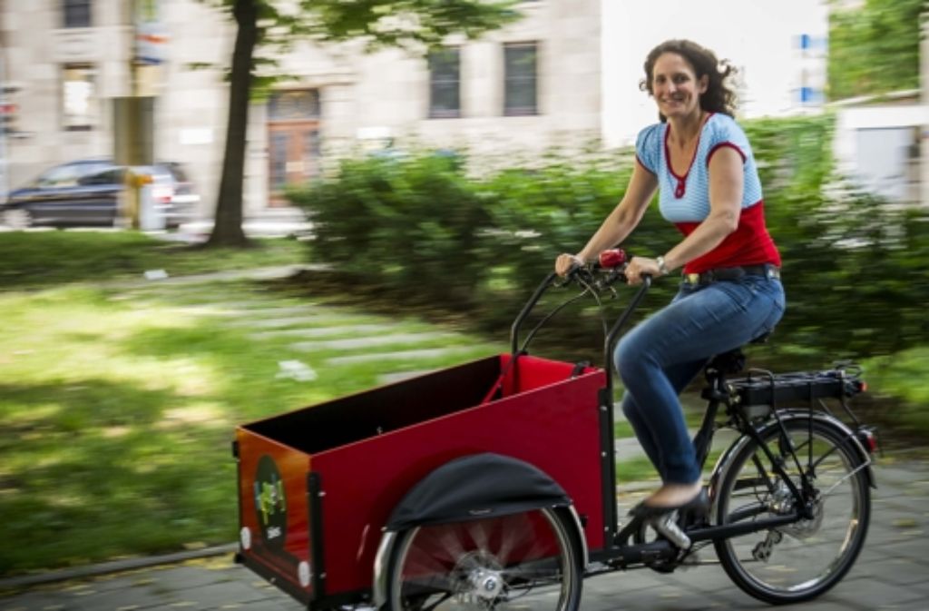 Anne Pelzer zeigt, wie es geht: So flitzt man mit dem Lastenrad durch Stuttgart Foto: Lichtgut/Max Kovalenko