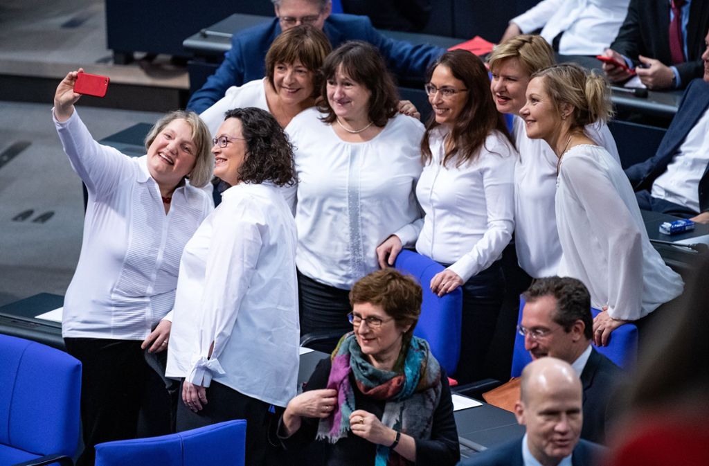 In diesem Jahr haben die Abgeordneten 100 Jahre Frauenwahlrecht gefordert. Foto: dpa/Bernd von Jutrczenka