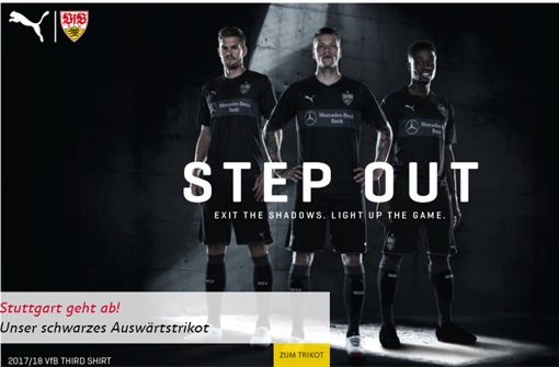 Jetzt hat auch der VfB Stuttgart das schwarze Auswärtstrikot offiziell in den Verkauf genommen. In der Vergangenheit trugen VfB-Profis schon viele verschiedene Trikots, wie Sie in unserer Bildergalerie sehen können. Foto: Screenshot VfB.de