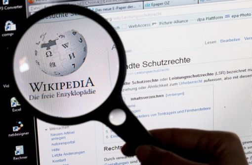 Der Wikipedia-Gründer will Facebook und Co. Konkurrenz machen. Foto: dpa/Jens Büttner
