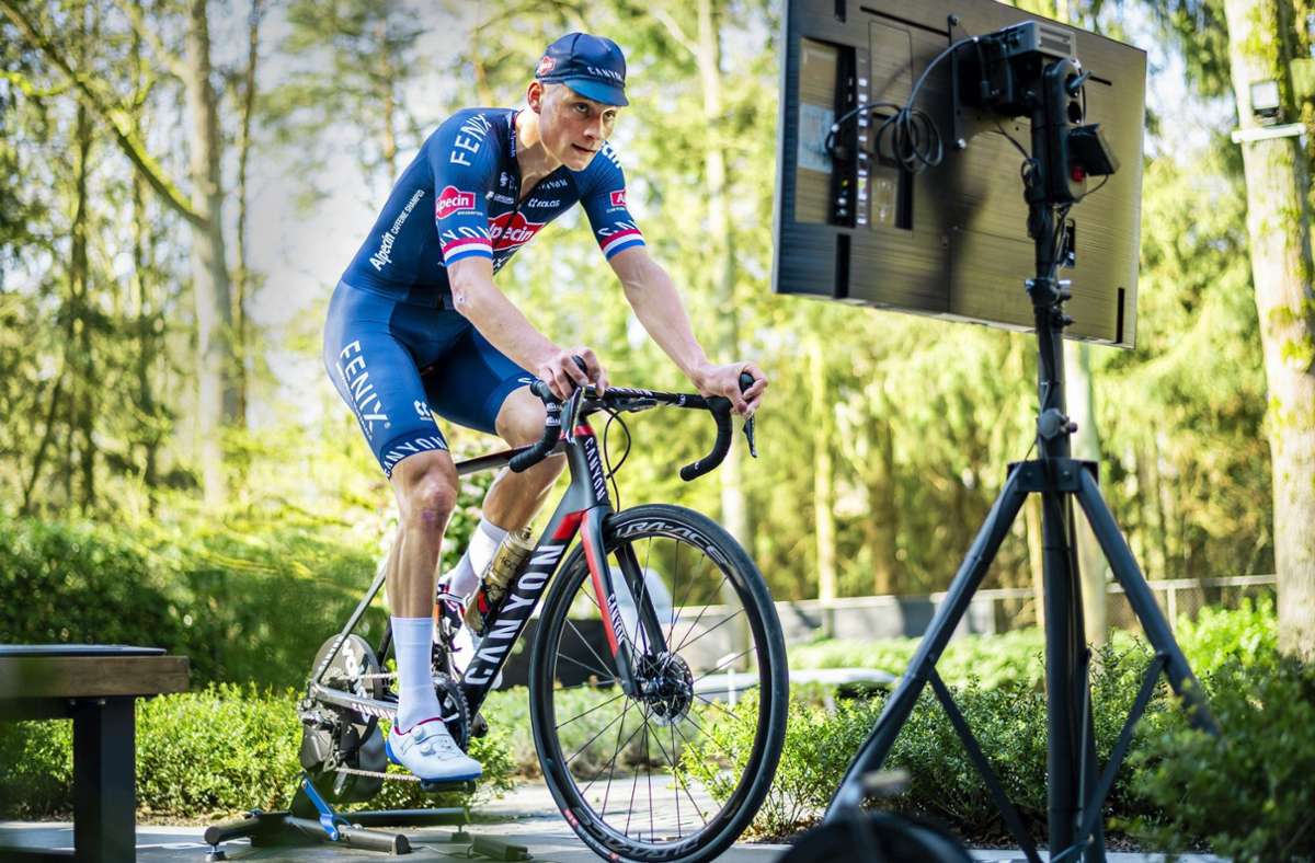 Rennen auf der Rolle: Auch Mathieu van der Poel startet bei der virtuellen Tour de France. Foto: imago