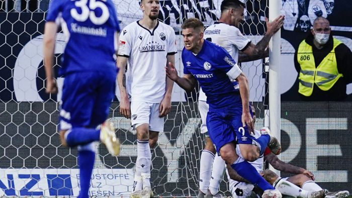 Ex-VfB-Stürmer krächzt nach Schalke-Sieg samt Kabinenparty
