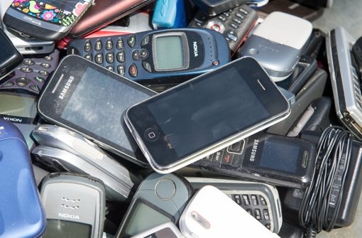80 Prozent eines Mobiltelefons lassen sich recyceln. Doch nur jedes 20. Gerät wird wiederverwertet. Foto: dpa
