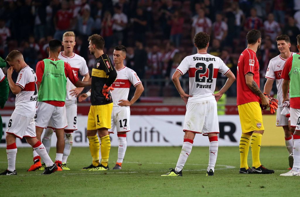 Enttäuschte Gesichter: Der VfB hatte den Münchner Bayern kaum etwas entgegenzusetzen.