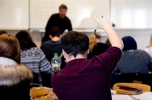 Dauerthema Unterrichtsversorgung - nun sollen in Baden-Württemberg doch mehr Lehrerstellen erhalten bleiben Foto: dpa