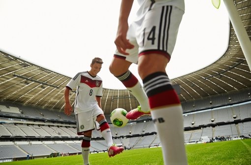 Nun ist es offiziell: Dieses Trikot tragen ab sofort die deutschen Nationalspieler und ... Foto: adidas