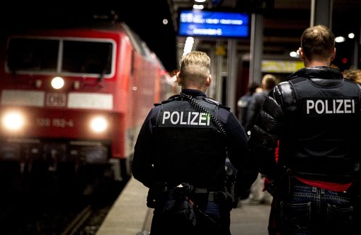 Die Polizei ist weiterhin mit verstärkten Kräften am Hauptbahnhof unterwegs. Foto: Lichtgut/Leif Piechowski