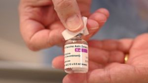 In Deutschland soll weiter mit dem Impfstoff von Astrazeneca geimpft werden.(Symbolfoto) Foto: AFP/OLI SCARFF