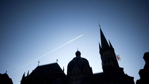 Das Erzbistum Aachen nannte erstmals Namen den Missbrauch in ihren eigenen Reihen betreffend. (Archivbild) Foto: dpa/Marius Becker