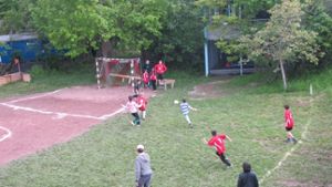 Fliegende Frisbees und spezielle Fußballregeln