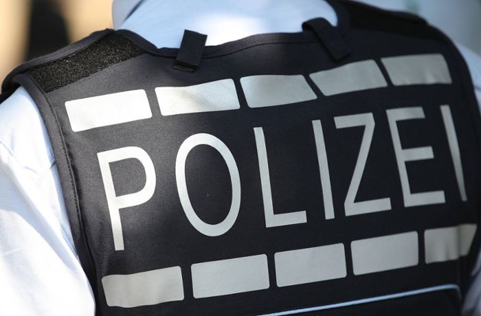 Handy in Stuttgart gestohlen: 24-Jähriger von bis zu siebenköpfiger Gruppe angegriffen