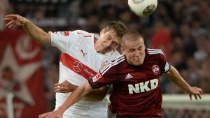 Mit einem 1:1 (1:1) trennen sich der VfB und der FCN im Freitagspiel der Bundesliga. Die VfB-Führung durch einen von Vedad Ibisevic verwandelten Foulelfmeter (3.) glich Josip Drmic nach sechs Minuten aus. Foto: dpa