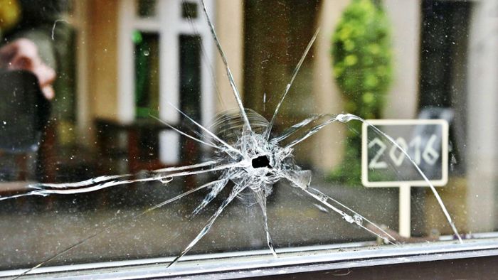Polizei ermittelt nach Schüssen auf Schaufenster
