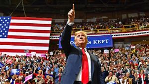 Donald Trump gibt den Weg vor: Aufwärts soll es weitergehen Foto: AFP