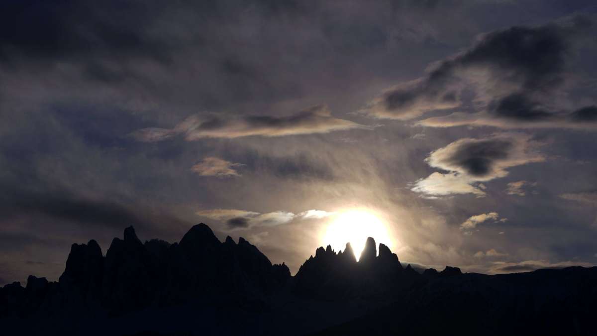 Northern Italy - | Australian base jumper dies in accident