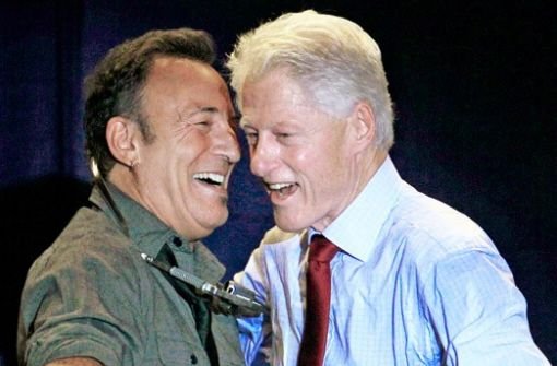 Der Sänger Bruce Springsteen (links) mit dem ehemaligen US-Präsidenten Bill Clinton. Foto: Spang