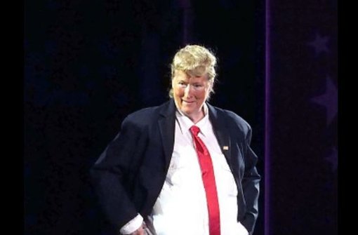 Schräger Auftritt: Meryl Streep parodiert Trump Foto: Screenshot/Twitter/Jack Moore