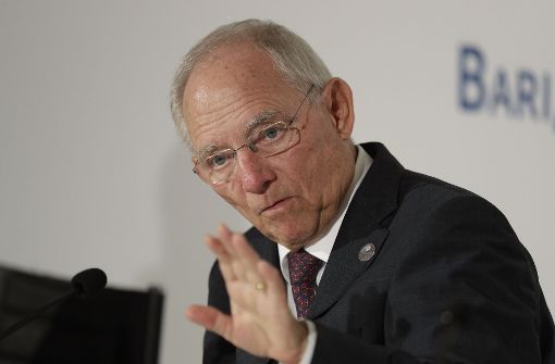 Der Internationale Währungsfonds empfiehlt Finanzminister Wolfgang Schäuble, die Spielräume im Haushalt für Steuersenkungen und höhere Investitionen zu nutzen. Foto: dpa