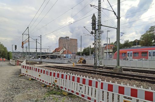 Der Regionalbahnhalt ist noch im Bau und noch nicht barrierefrei. Foto: Alexandra Kratz