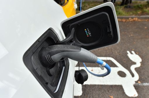 Entscheidend für die Ökobilanz eines E-Autos ist nicht nur, wo der Strom herkommt, sondern auch wie viel Energie bei der Herstellung verbraucht wurde. Foto: dpa/Hendrik Schmidt