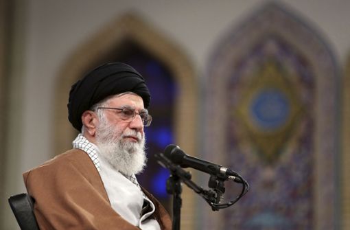 zeiht unnachgiebige Härte: Revolutionsführer Ali Khamenei. Foto: AP