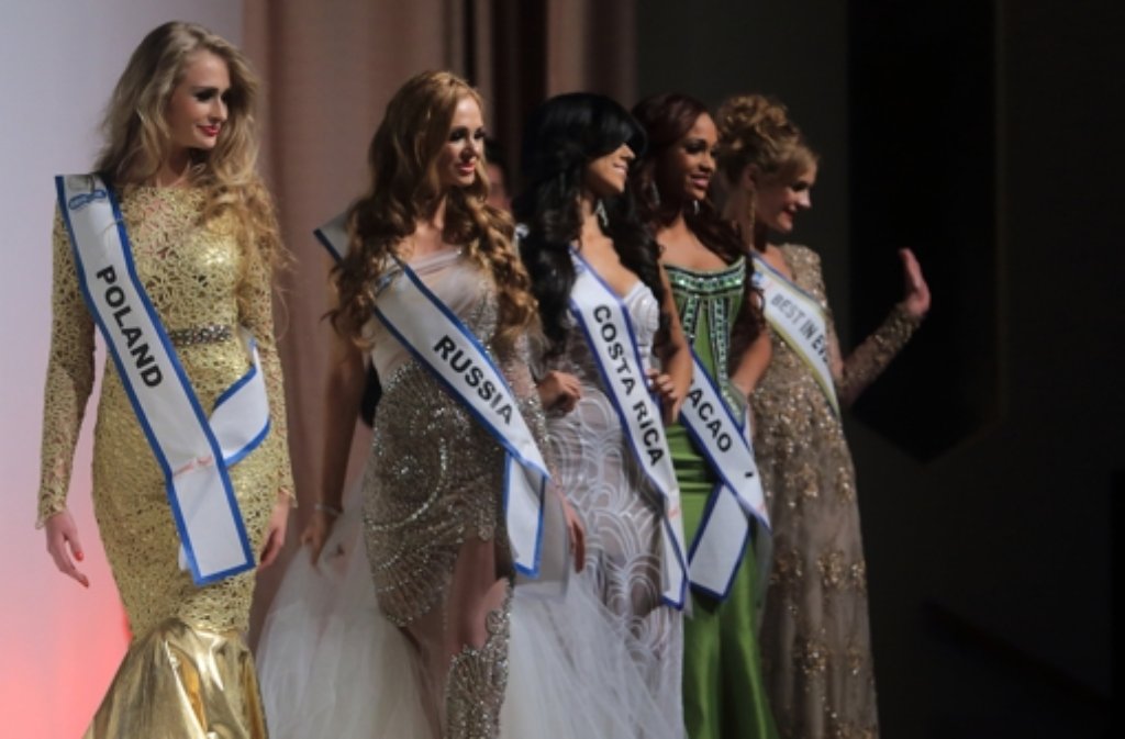 Die Miss Intercontinental 2013 Ekaterina Plekhova Links Mit Der Miss