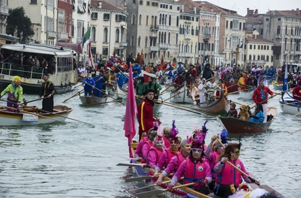 Die Veranstalter erwarten während der zwei Wochen Ausnahmezustand in Venedig wieder Hunderttausende Besucher.