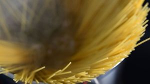 Spaghetti belegen Platz 1 unter den beliebtesten Nudelsorten in Deutschland. Foto: imago images/Petra Schneider