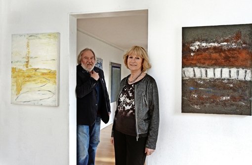 Anne Wöstmann arbeitet mit Materialien wie Erde oder Sand, ihr Mann Holger Schnapp setzt sich mit der „Odyssee“ nach Homer auseinander. Foto: factum/Bach