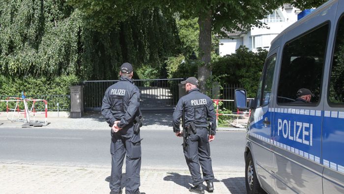 Berliner Polizisten feiern wild – und müssen heim