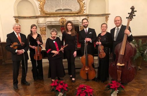 Die Flötistin Ulrike  Engelke (3. von links) feiert mit ihrer Akademie für Alte Musik einen runden Geburtstag. Foto: AAMBW