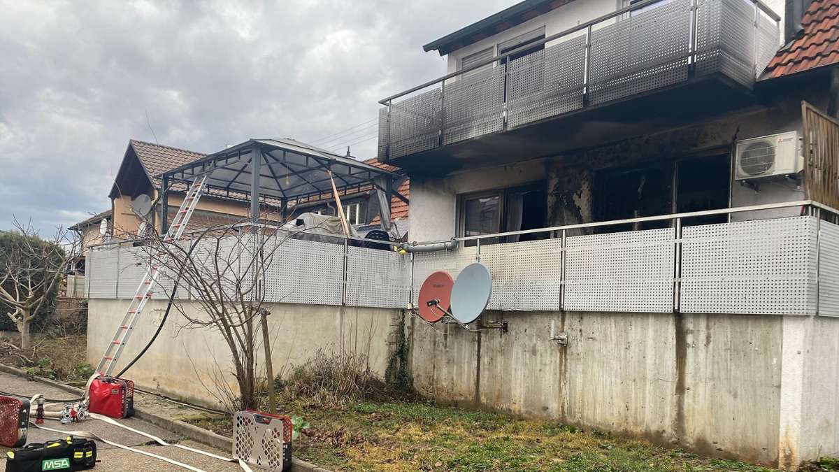 Großbottwar: Mehrfamilienhaus brennt – Wohnung unbewohnbar