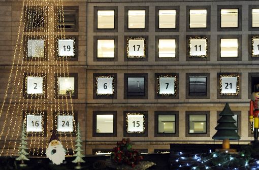 Auch die Stuttgarter Rathausfassade war schon mal Kalender. Foto: dpa-Zentralbild