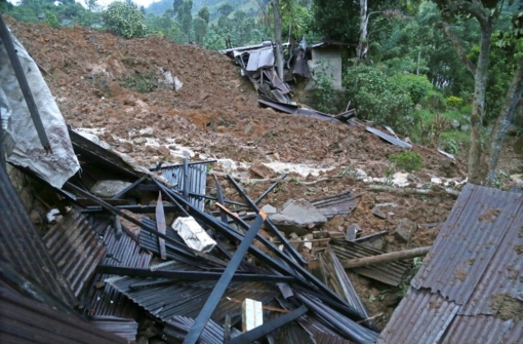 In Sri Lanka ist es zu einem schweren Erdrutsch gekommen, bei dem wohl etliche Menschen ihr Leben lassen mussten.