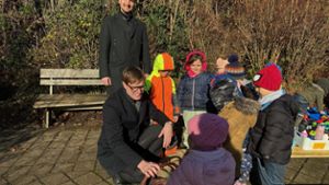 Bürgermeister Markus Kleemann und Hauptamtsleiter Florian Bausch zu Besuch beim Kinderhaus Wirbelwind Foto: Gemeinde Oberstenfeld