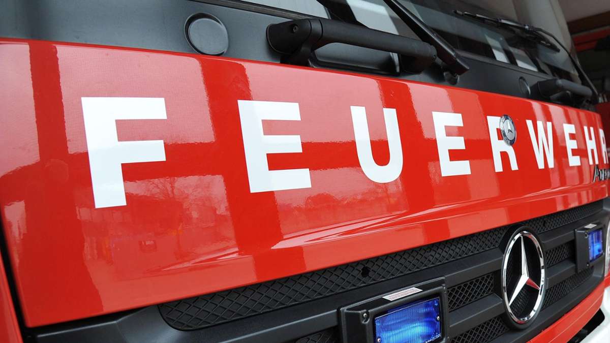 Brand in Böblingen: Mercedes brennt komplett aus – 70 000 Euro Sachschaden