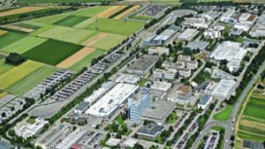 Direkt  neben der Bosch-Niederlassung in Schwieberdingen mit 7000 Mitarbeitern (rechts im Bild) will  Porsche bauen. Foto: Kuhnle