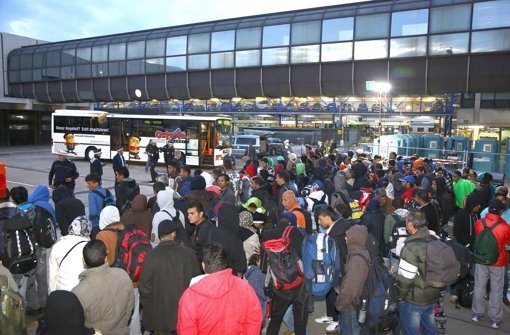 Flüchtlinge in Mannheim – wie viele kann das Land noch verkraften? Darüber herrscht auch im Landtag kein Konsens. Foto: dpa