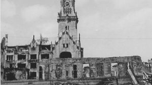 Das 1944 zerstörte Rathaus. Foto: Landesmuseum Württemberg, Bildarchiv