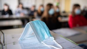 Noch gilt an baden-württembergischen Schulen die Maskenpflicht. Foto: dpa/Matthias Balk
