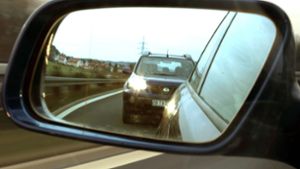 SUV-Lenker gefährdet Auto- und Rollerfahrer