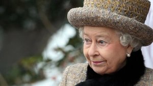 Februar: Auf den Tag genau 60 Jahre sitzt Queen Elizabeth II. am 6. Februar auf dem britischen Thron. Die Krönung fand im Jahr 1952 aber erst am 2. Juni statt, also werden auch die offiziellen Feierlichkeiten in den Sommer verschoben - der verspricht schließlich auch besseres Wetter. Foto: AP