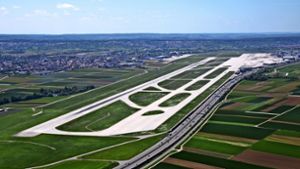 Rund um den Flughafen, an den Stuttgart, Filderstadt und Leinfelden-Echterdingen stoßen, könnte in Zukunft ein Gewerbegürtel entstehen. Foto: Horst Rudel